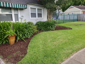 Quiet New Orleans 2 Bedroom Home Off the Beaten Path!!